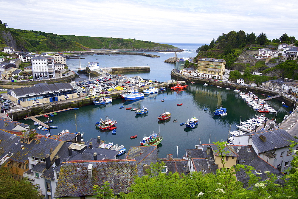 The harbour at Luarca, Asturias, Spain, Europe