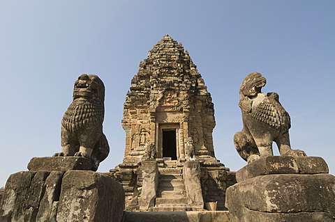 Bakong Temple, AD881, Roluos Group, near Angkor, UNESCO World Heritage Site, Siem Reap, Cambodia, Indochina, Southeast Asia, Asia