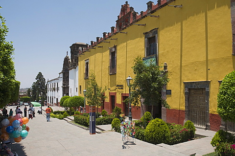 Plaza de Allende, a square near Templo de Nuestra Senora de la Salud church, San Miguel de Allende (San Miguel), Guanajuato State, Mexico, North America