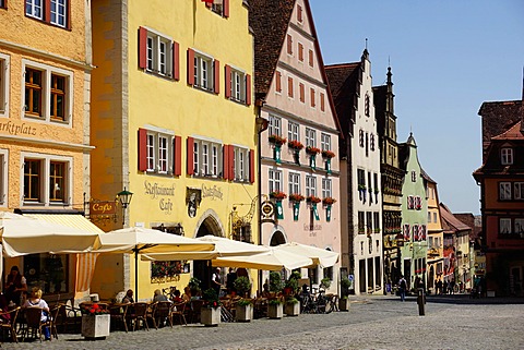 The market Square,  Rothenburg ob der Tauber, Romantic Road, Franconia, Bavaria, Germany, Europe