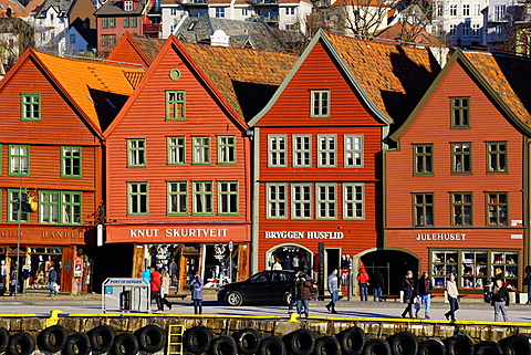 Traditional wooden Hanseatic merchants buildings of the Bryggen, UNESCO World Heritage Site, Bergen, Hordaland, Norway, Scandinavia, Europe