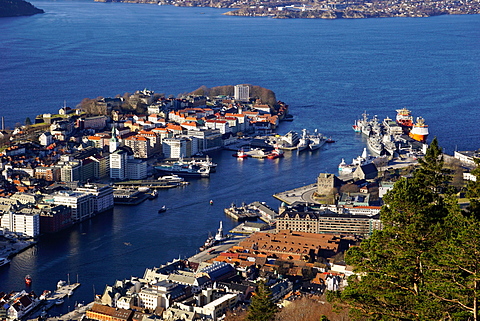 View of Bergen from Mount Floyen, Bergen, Hordaland, Norway, Scandinavia, Europe