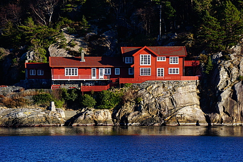 Fjord side cabins near Bergen, Hordaland, Norway, Scandinavia, Europe