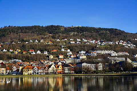 View to Mount Floyen, Lille Lungegard lake, Bergen, Norway, Scandinavia, Europe