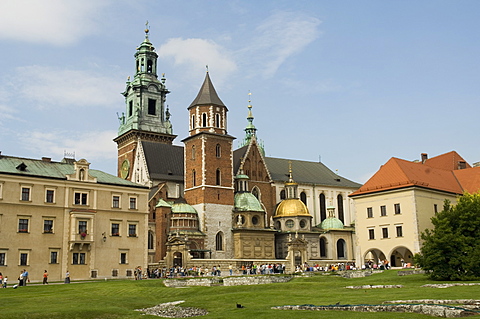 Wawel Catherdral, Royal Castle area, Krakow (Cracow), UNESCO World Heritage Site, Poland, Europe