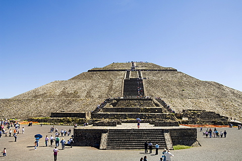 Pyramid of the Sun, Teotihuacan, 150AD to 600AD and later used by the Aztecs, UNESCO World Heritage Site, north of Mexico City, Mexico, North America