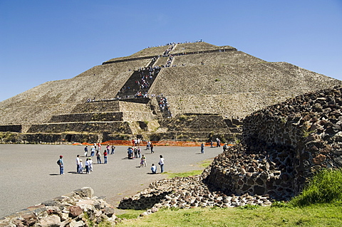 Pyramid of the Sun, Teotihuacan, 150AD to 600AD and later used by the Aztecs, UNESCO World Heritage Site, north of Mexico City, Mexico, North America