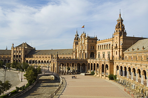 Plaza de Espana erected for the 1929 Exposition, Parque de Maria Luisa, Seville, Andalusia (Andalucia), Spain, Europe