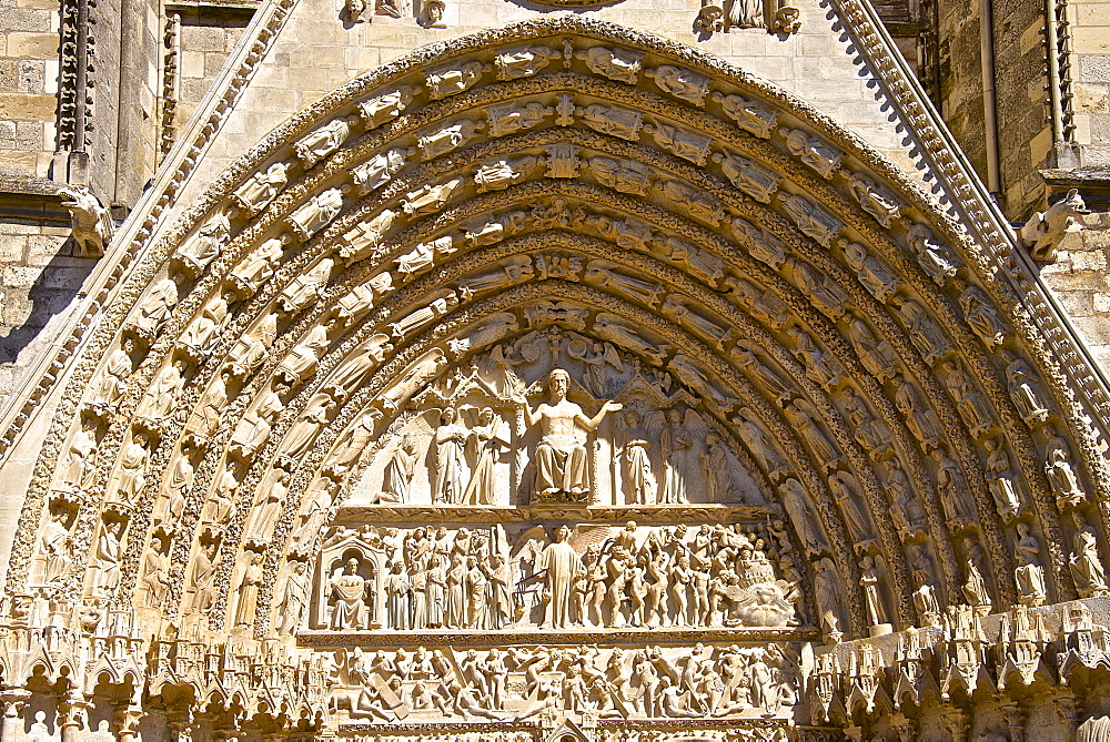 Cathedral Saint Etienne, dating from the 12th to 14th centuries, in Gothic style, central tympanum, UNESCO World Heritage Site, Bourges, Cher, Centre, France, Europe