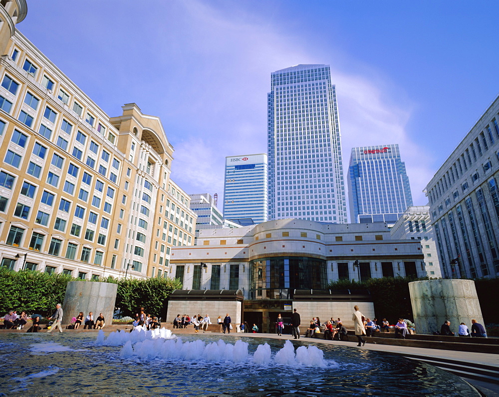 Canary Wharf from Cabot Square, Docklands, London, England, UK