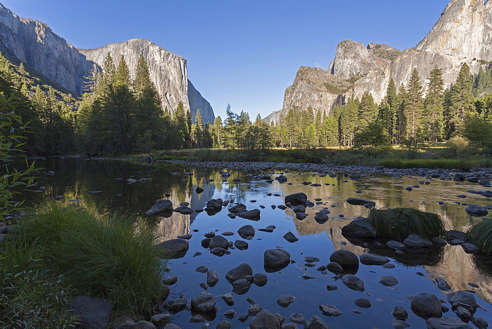 Valley View with El Capitan, Yosemite National Park, UNESCO World Heritage Site, California, United States of America, North America