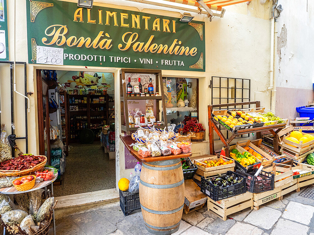 Food shop, Gallipoli, Puglia, Italy, Europe