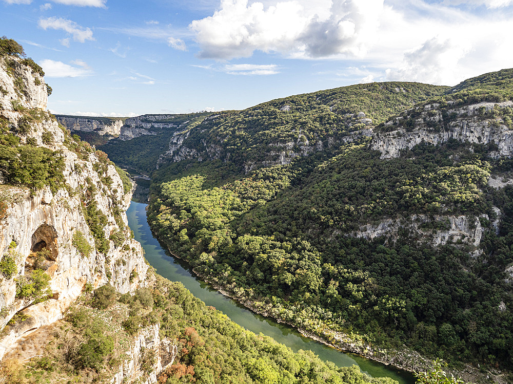 Gorge de l'Ardeche, River Ardeche, Auvergne-Rhone-Alpes, France, Europe