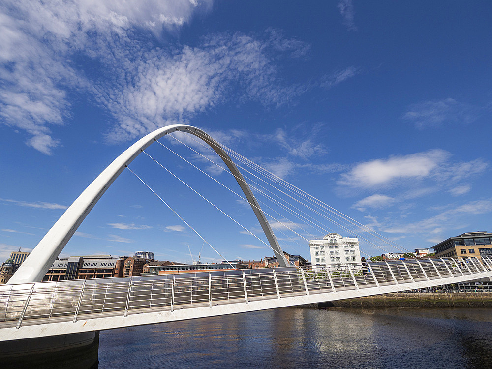 Millennium Bridge over the River Tyne, Gateshead, Newcastle upon Tyne, Tyne and Wear, England