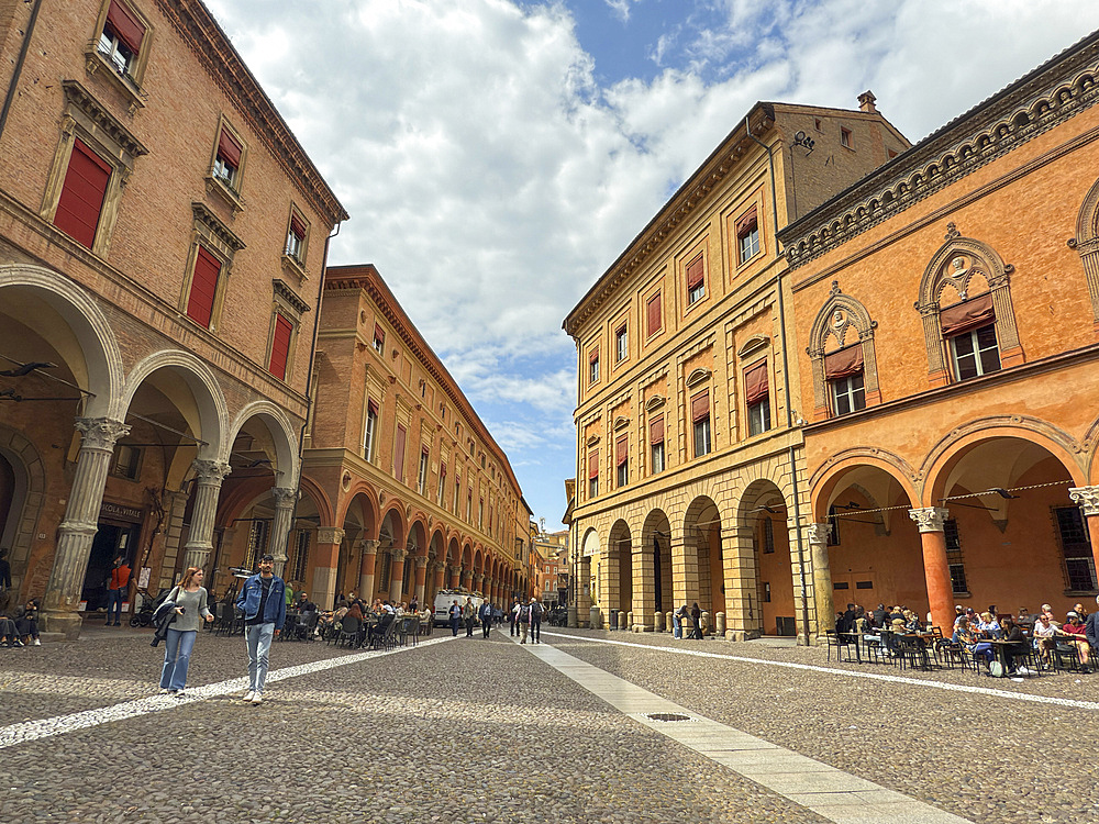 Street of Santo Stefano, Bologna, Emilia Romagna, Italy, Europe