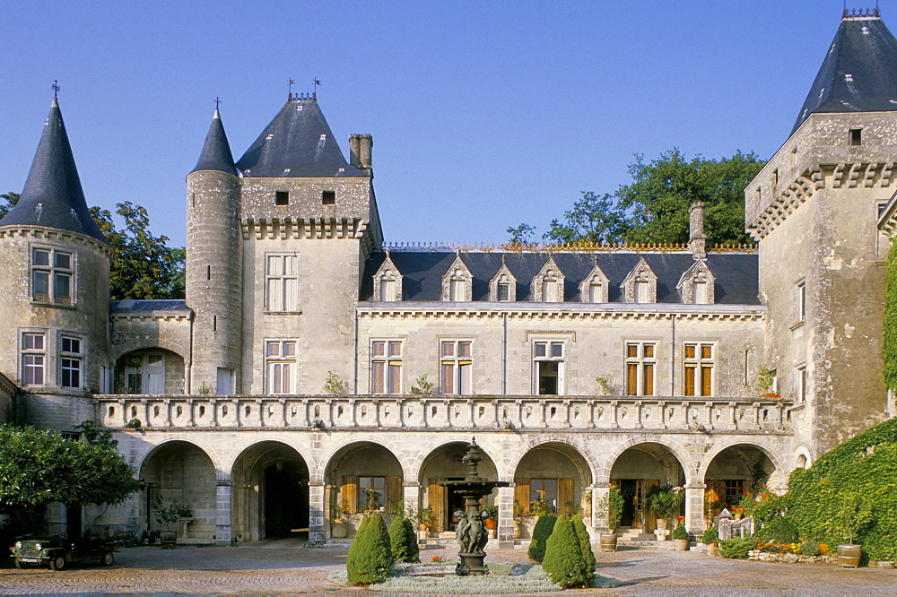 Chateau La Riviere, Fronsac, Aquitaine, France, Europe