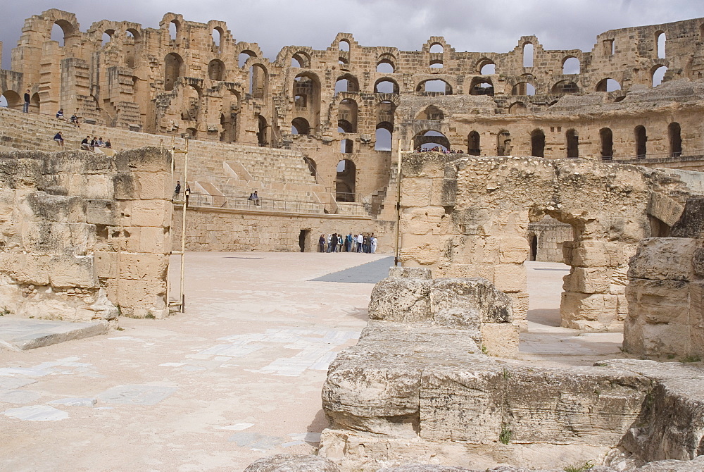 Roman Amphitheatre at El Djem, UNESCO World Heritage Site, Tunisia, North Africa, Africa