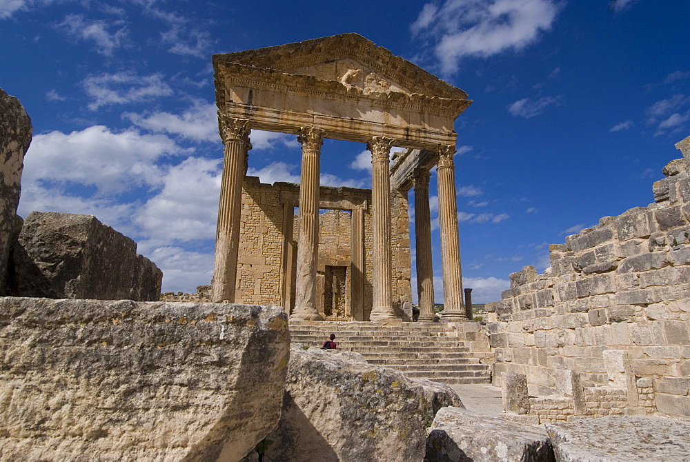 Capitolium (Temple to the three main gods), Roman ruin of Dougga, UNESCO World Heritage Site, Tunisia, North Africa, Africa