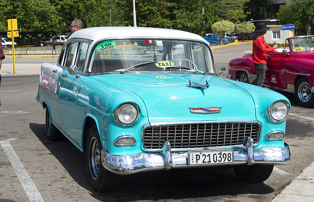 Vintage Chevrolet, Plaza de la Revolucion, Havana, Cuba, West Indies, Caribbean, Central America