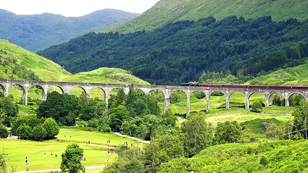 Glenfinnan Viaduct (location used in Harry Potter and the Chamber of Secrets)