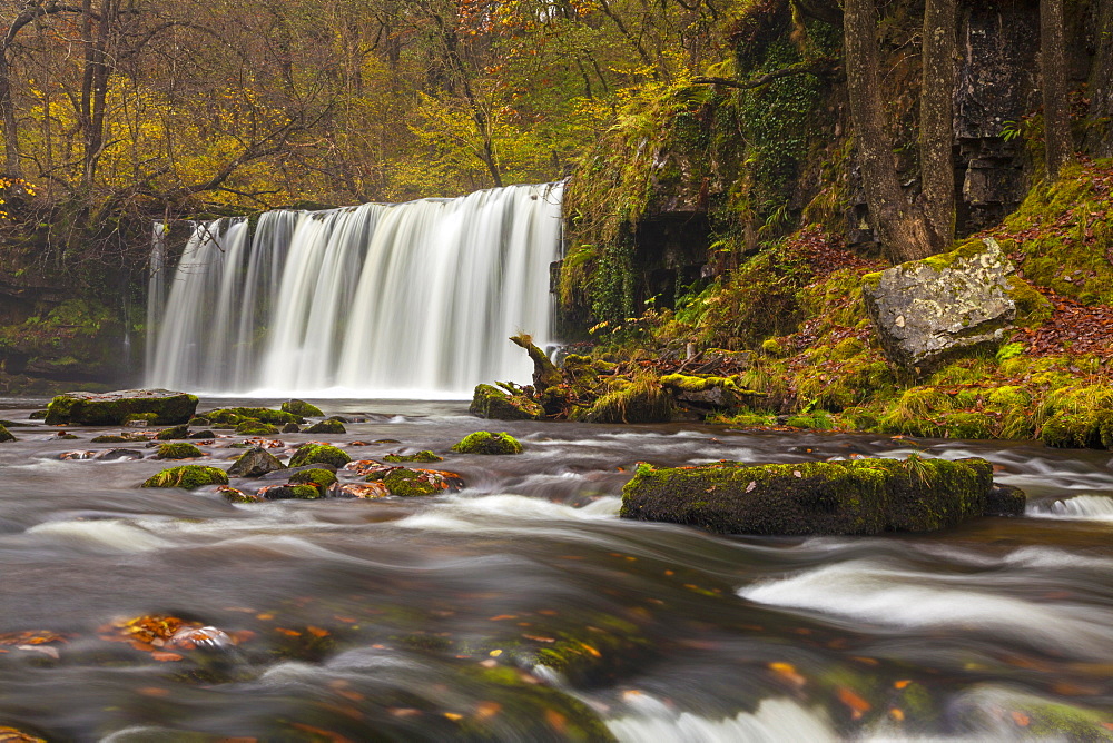 Scwd Ddwil, near Pontneddfechan, Ystradfellte, Brecon Beacons National Park, Powys, Wales, United Kingdom, Europe