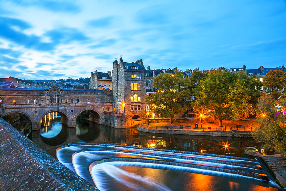 Bath Weir and Pulteney Bridge on the River Avon, Bath, UNESCO World Heritage Site, Somerset, England, United Kingdom, Europe