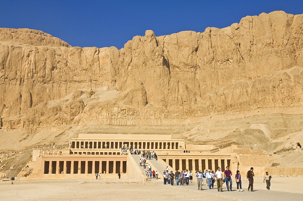 Tourists visiting the rebuilt Temple of Hatshepsut, Deir el Bahari, West bank of the River Nile, Thebes, UNESCO World Heritage Site, Egypt, North Africa, Africa