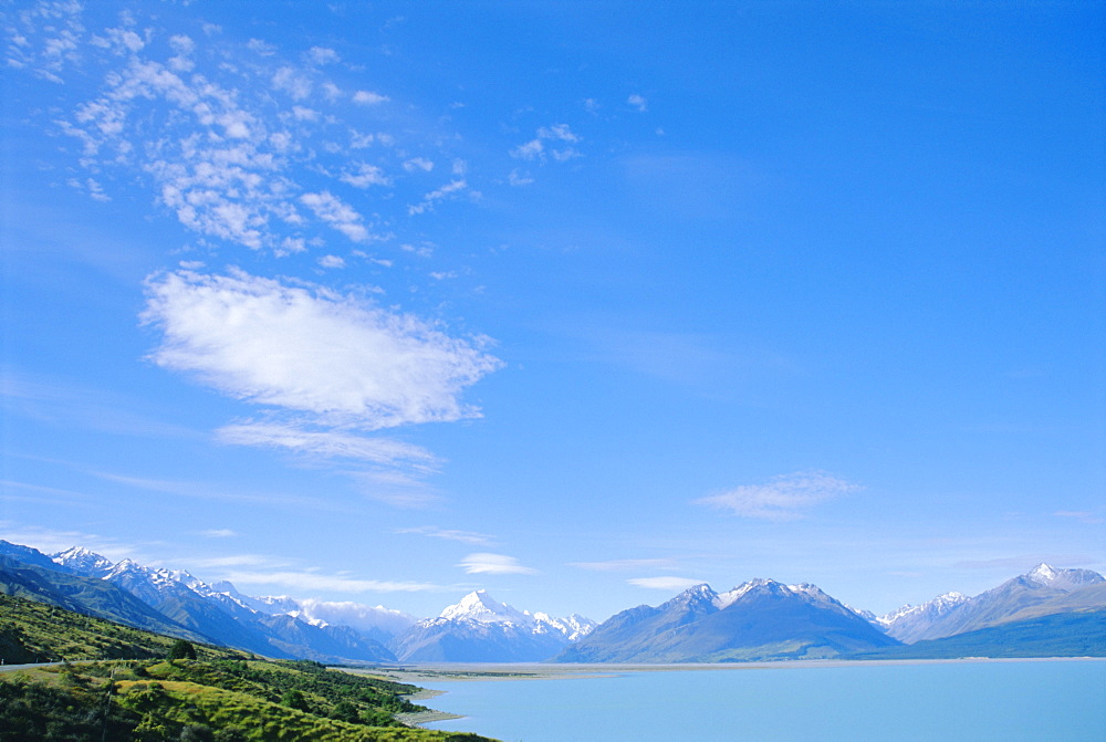 Lake Pukaki and Mt Cook, Mount Cook National Park, Canterbury, South Island, New Zealand