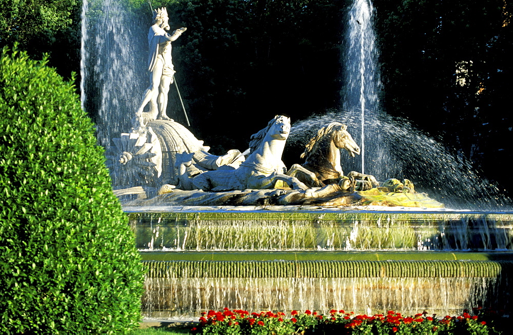 Spain, Madrid, Neptun Fountain On Plaza Canovas Del Castillo