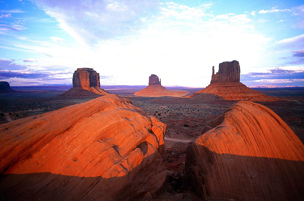 Usa, South West, Arizona & Utah, Monument Valley Navajo Reservation, Red Rocks Peaks (Mesas) At Sunset