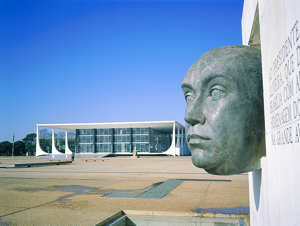 Brazil, Goias, Brasilia, The Administrative Capital Created Par President Kubitschek And Designed By Brasilian Town Planner Lucio Costa & Architect Oscar Niemeyer, Ministry Of Justice And Monument Dedicated To President Kubitchek At Fore