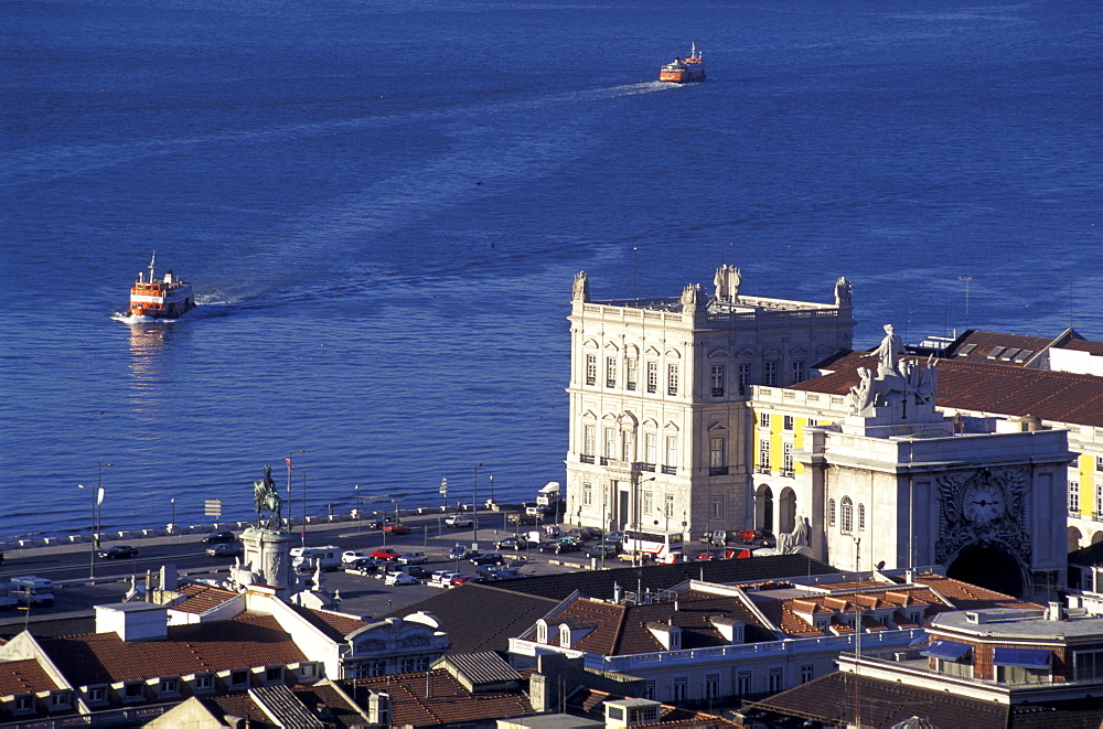 Portugal, Lisbon, Overview On Praca Da Commercio And Tagus River, Ferries Crossing