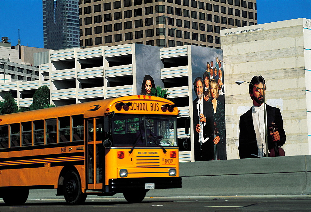 Los Angeles, Hollywood Freeway, Schoolbus & Mural