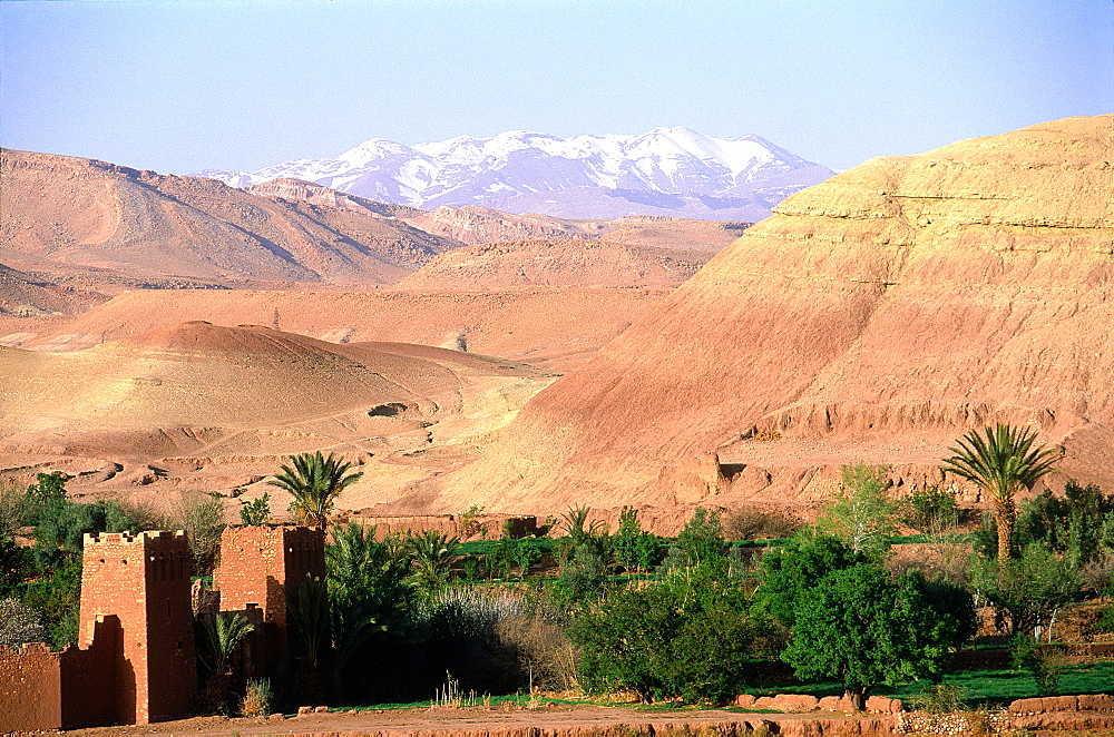 Morocco, Atlas, Ait Ben Haddou Ancient Kasbah (Fortress Buit In Adobe), Mountains Atlas At Rear