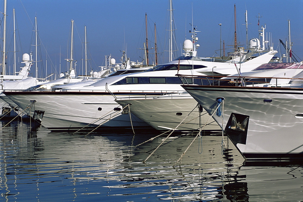 Boats in marina, Antibes, Alpes Maritimes, Cote d'Azur, French Riviera, Provence, France, Mediterranean, Europe