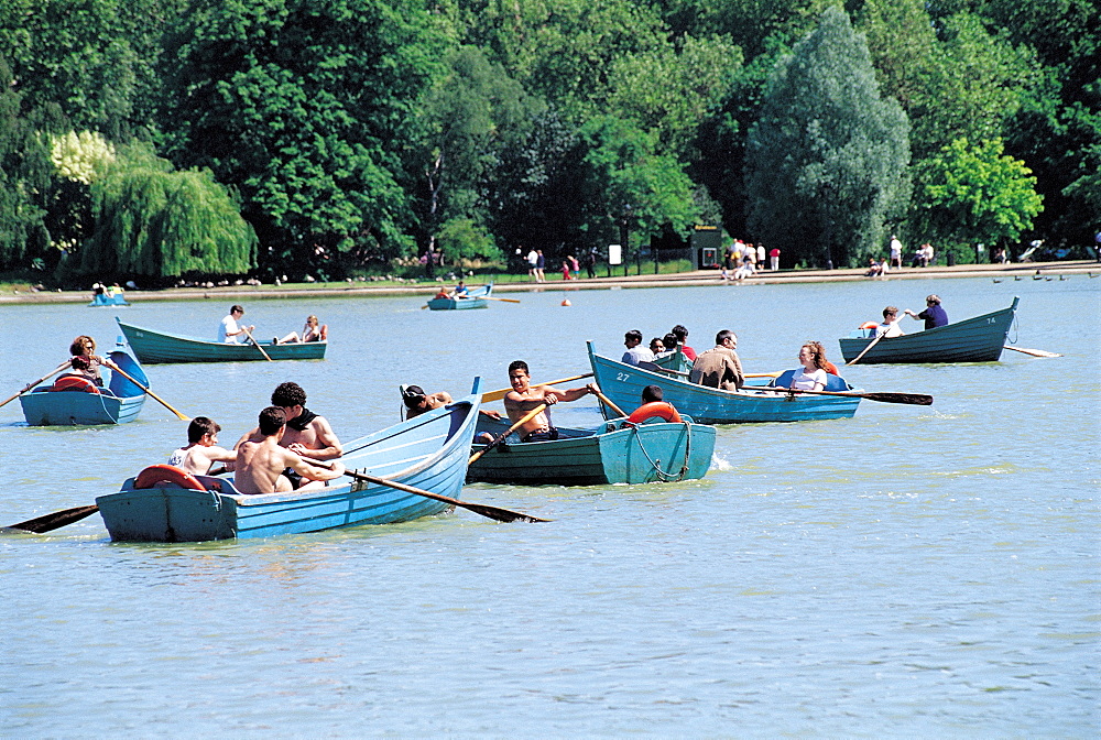 UK, London, Paddling On Serpentine