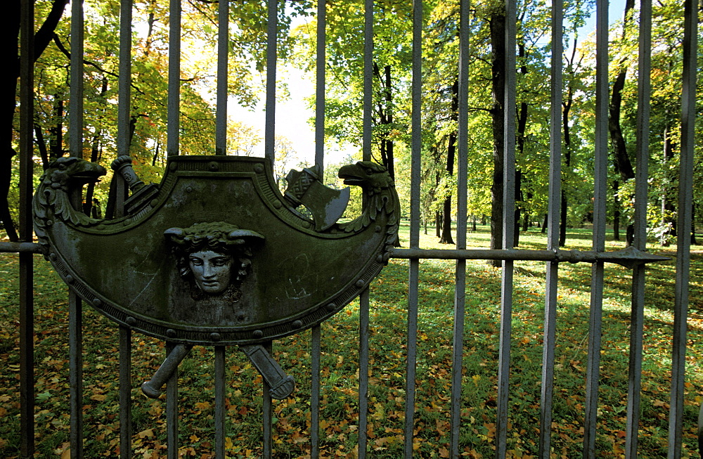 Russia, Saint Petersburg, Tsarskoie Selo (Pushkin) Catherine Ii Castle & Park Grid 