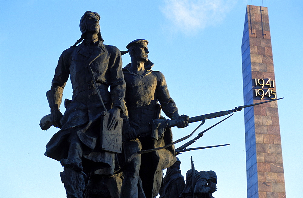 Russia, Saint Petersburg, Victory Square, Monument To The Victory And War Victims Featuring Soldiers 