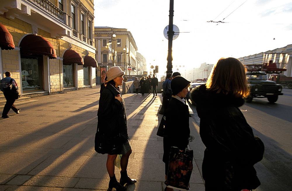 Russia, Saint Petersburg, Newsky Prospekt, People Waiting At Bus Stop 