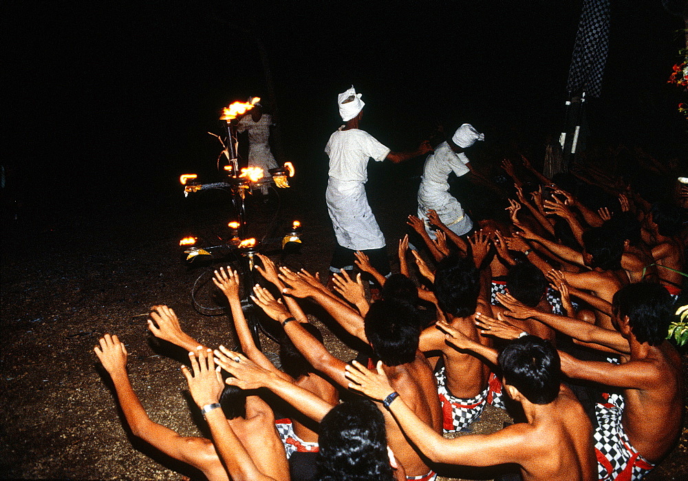 Indonesia, Bali, Santhi Karya Ungasan Village, New Year Sanggyang Ceremony, Behind 2 Pemangkus (Priests) In Trance