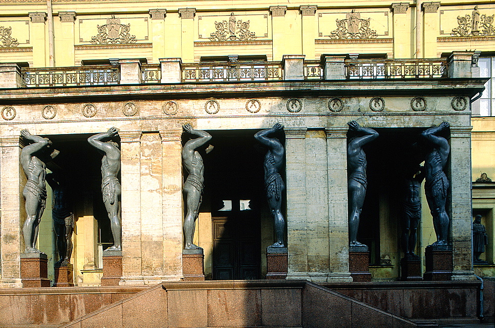 Russia, St-Petersburg, Winterppalace Facade (Hermitage Museum), The At Lantes Porch Built In 1852, 