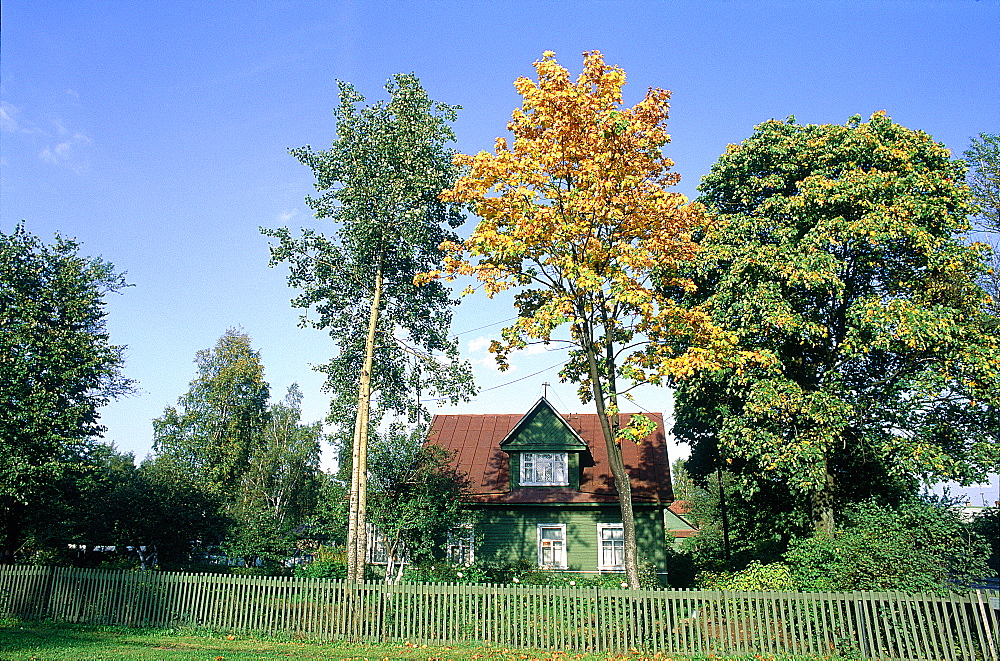 Russia, St-Petersburg, Pavlovsk, Small Dacha (Country Residence) And Garden At Fall