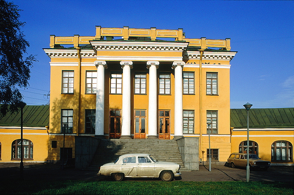 Russia, St-Petersburg, Pavlovsky Palace And Gardens Built 1782-1787 By Architect Cameron, Rear Facade 