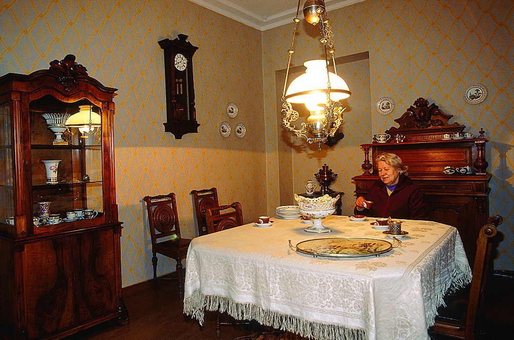 Russia, St-Petersburg, Fedor Dostoievsky Apartment Now A Museum, The Curator At The Writer's Dining Table