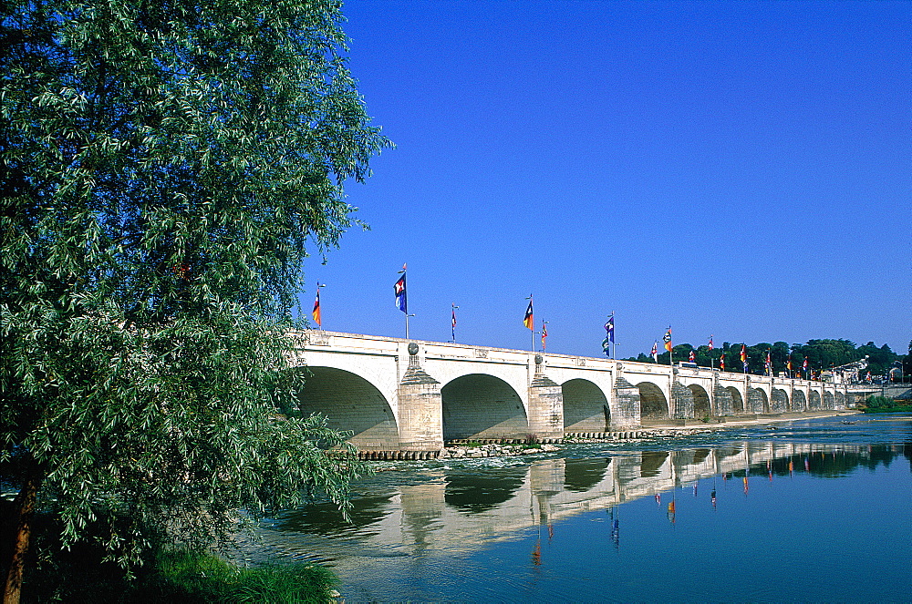 France, To Uraine Val-De-Loire, In Dre-Et-Loire, City Of To Urs, The Stone Bridge On River Loire