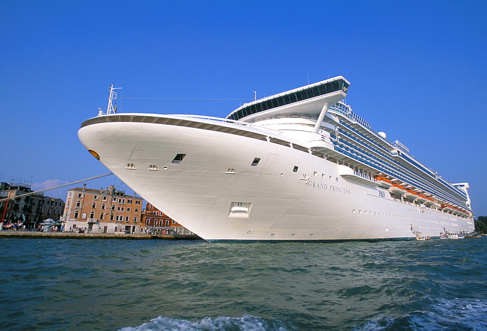 Cruise ship, Venice, Veneto, Italy, Europe