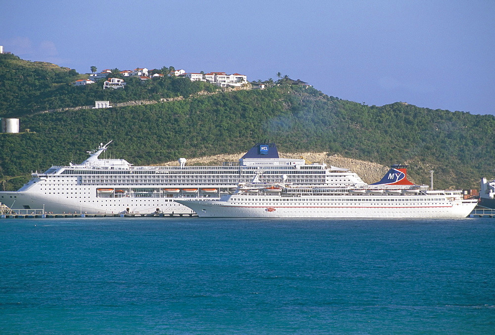 Cruise ship, Marigot, St. Martin, Leeward Islands, West Indies, Caribbean, Central America