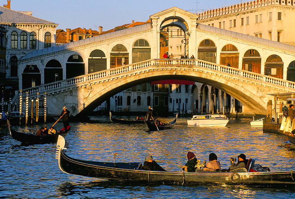 Rialto Bridge, Venice, UNESCO World Heritage Site, Veneto, Italy, Europe