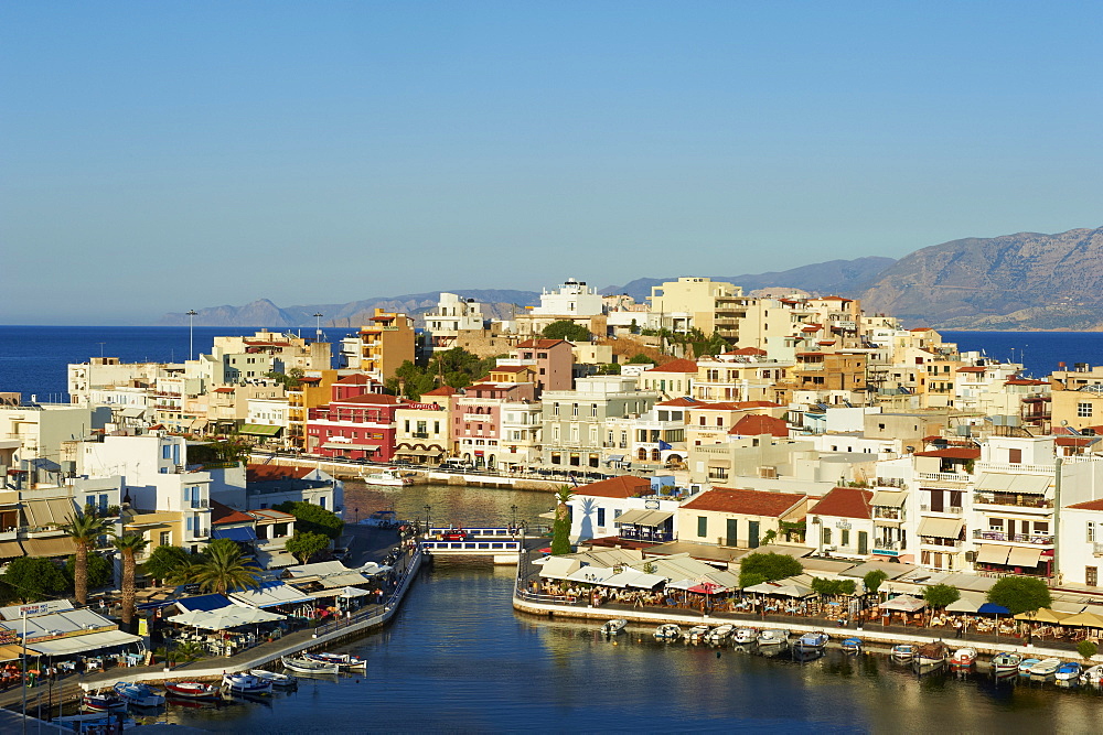 Voulismeni Lake and port, Aghios Nikolaos, Crete, Greek Islands, Greece, Europe 