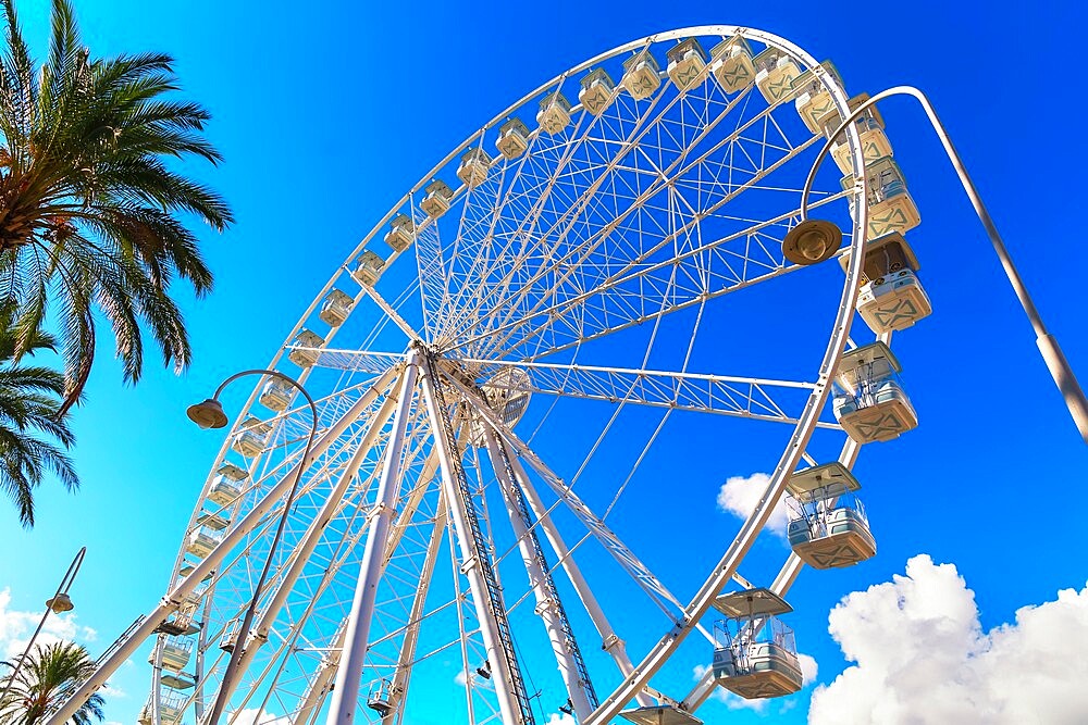 Ferris wheel, Porto Antico (Old Port), Genoa, Liguria, Italy, Europe